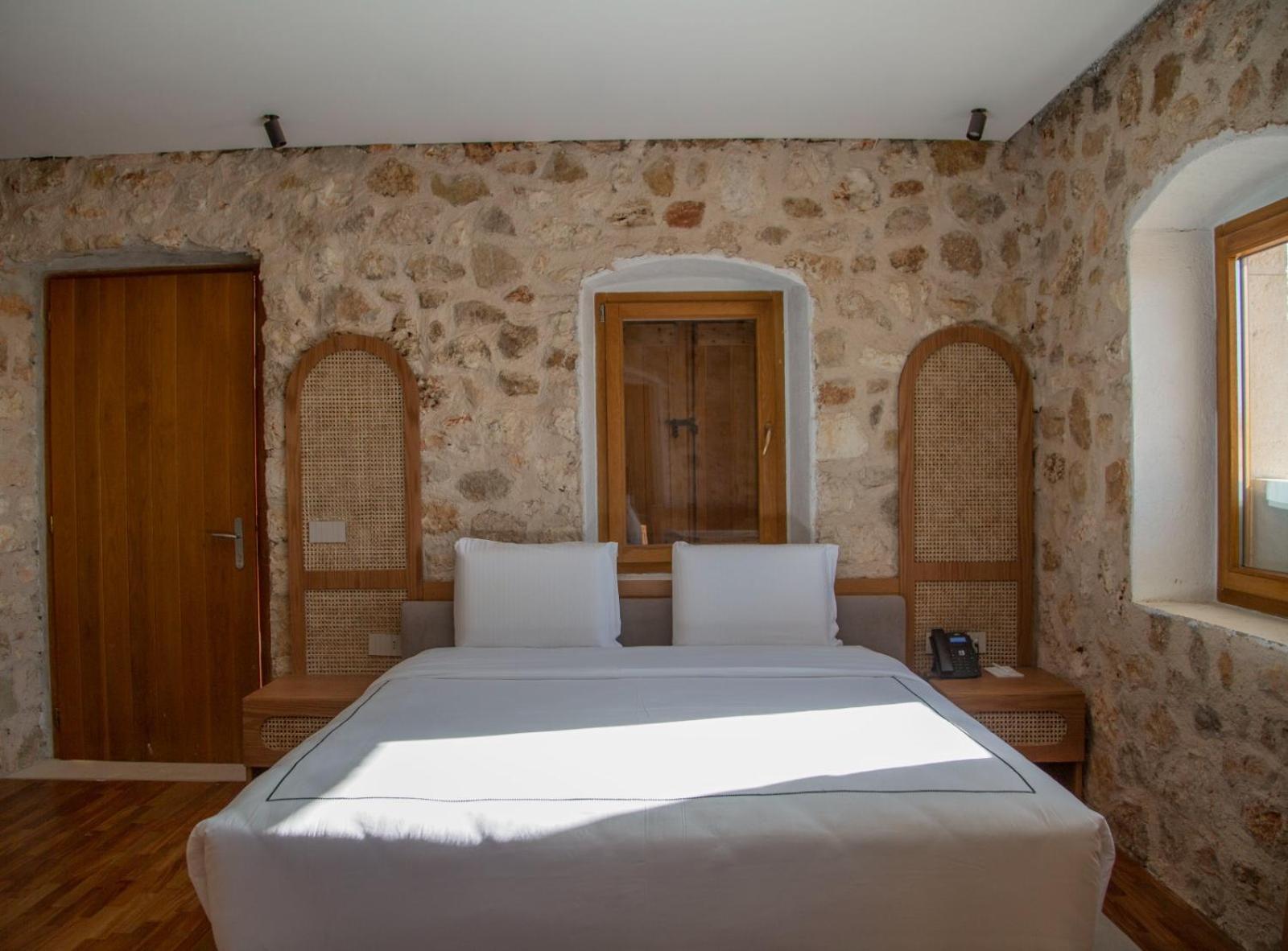 Zoe Hora Hotel Dhërmi Kültér fotó